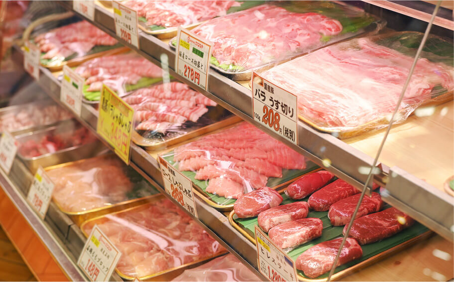 スーパーに販売されている牛肉の写真